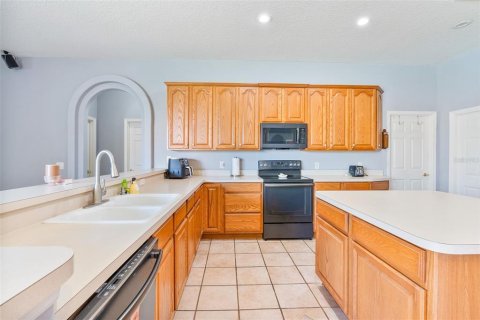 House in Winter Garden, Florida 4 bedrooms, 275.64 sq.m. № 1911068 - photo 10