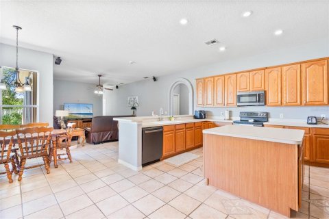 House in Winter Garden, Florida 4 bedrooms, 275.64 sq.m. № 1911068 - photo 13