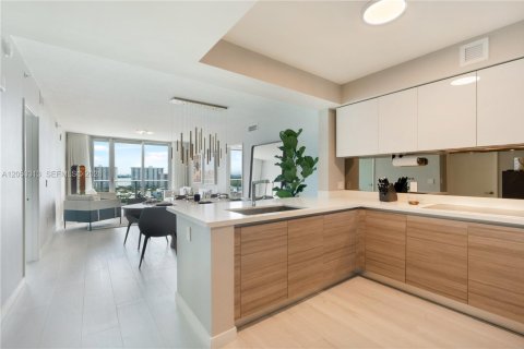 Apartment in Sunny Isles Beach, Florida 3 bedrooms, 143.16 sq.m. № 2242117 - photo 15