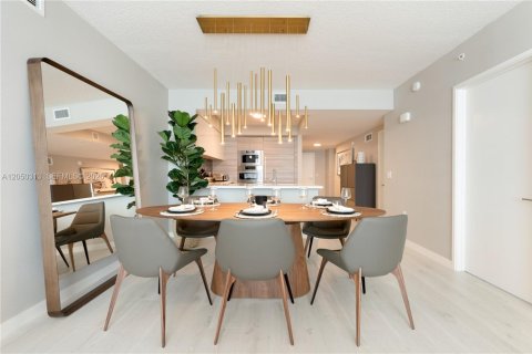 Apartment in Sunny Isles Beach, Florida 3 bedrooms, 143.16 sq.m. № 2242117 - photo 12