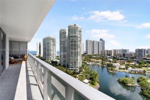 Apartment in Sunny Isles Beach, Florida 3 bedrooms, 143.16 sq.m. № 2242117 - photo 3