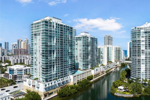 Apartment in Sunny Isles Beach, Florida 3 bedrooms, 143.16 sq.m. № 2242117 - photo 5