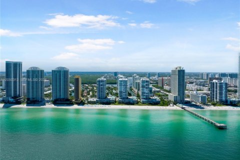 Apartment in Sunny Isles Beach, Florida 3 bedrooms, 143.16 sq.m. № 2242117 - photo 4