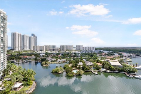 Apartment in Sunny Isles Beach, Florida 3 bedrooms, 143.16 sq.m. № 2242117 - photo 8