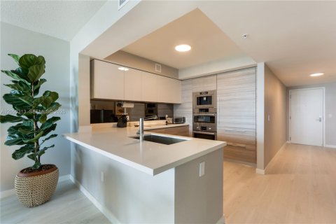 Apartment in Sunny Isles Beach, Florida 3 bedrooms, 143.16 sq.m. № 2242117 - photo 13