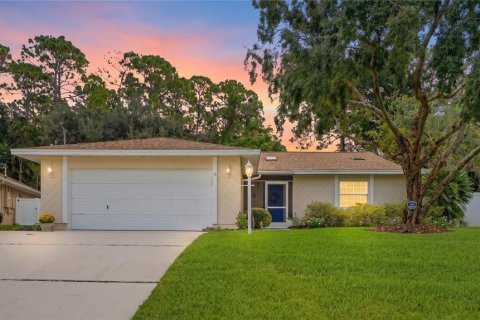 Casa en Palm Coast, Florida 3 dormitorios, 144.93 m2 № 2386691