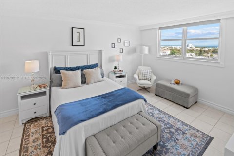 Condo in Miami Beach, Florida, 1 bedroom  № 2048636 - photo 28