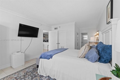 Condo in Miami Beach, Florida, 1 bedroom  № 2048636 - photo 22