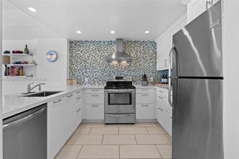 Condo in Miami Beach, Florida, 1 bedroom  № 2048636 - photo 5