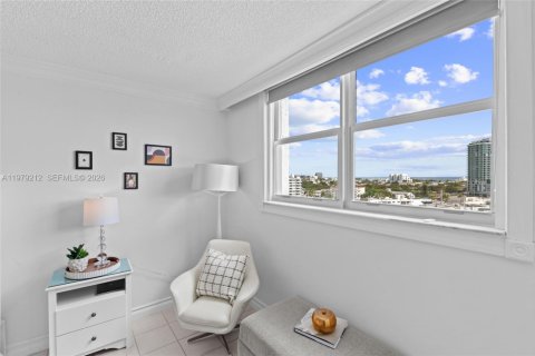 Condo in Miami Beach, Florida, 1 bedroom  № 2048636 - photo 20