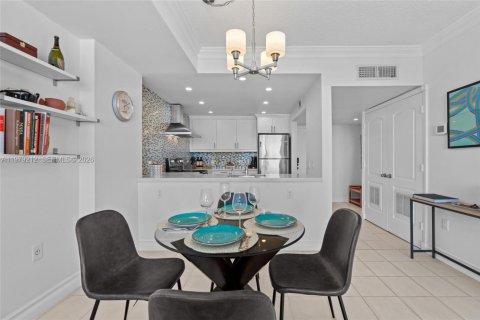 Condo in Miami Beach, Florida, 1 bedroom  № 2048636 - photo 16