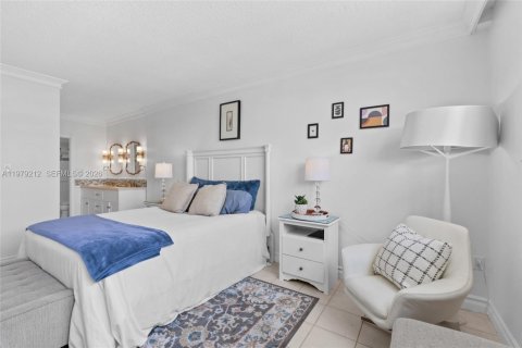 Condo in Miami Beach, Florida, 1 bedroom  № 2048636 - photo 23