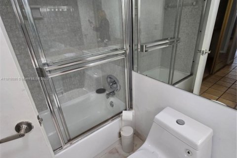Copropriété à louer à Miami, Floride: 2 chambres, 103.49 m2 № 1942969 - photo 6