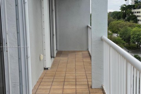 Copropriété à louer à Miami, Floride: 2 chambres, 103.49 m2 № 1942969 - photo 4