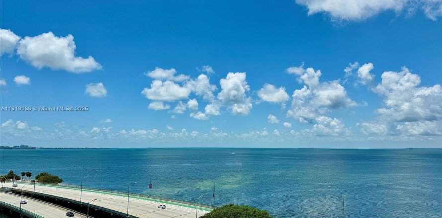 Condo à Miami, Floride, 2 chambres  № 1942969