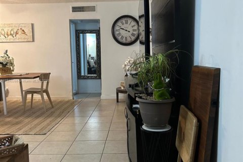 Купить кондоминиум в Халландейл-Бич, Флорида 1 спальня, 59.92м2, № 2013333 - фото 15