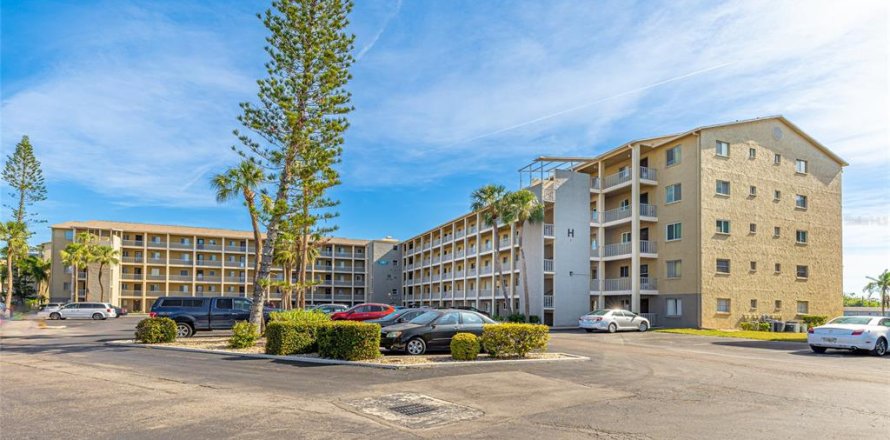 Condo in Bradenton, Florida, 2 bedrooms № 1608843