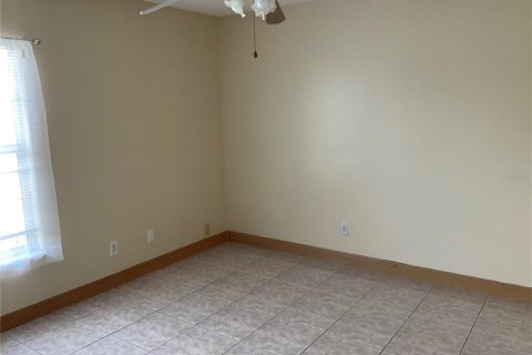 Villa ou maison à louer à Orange City, Floride: 4 chambres, 232.91 m2 № 2095580 - photo 22
