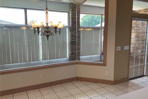 Villa ou maison à louer à Orange City, Floride: 4 chambres, 232.91 m2 № 2095580 - photo 2