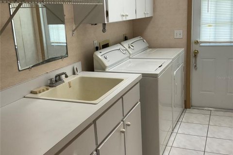 Villa ou maison à louer à Orange City, Floride: 4 chambres, 232.91 m2 № 2095580 - photo 8