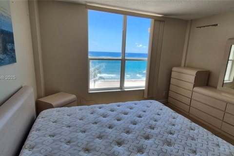 Condo in Hillsboro Beach, Florida, 2 bedrooms  № 1833969 - photo 10