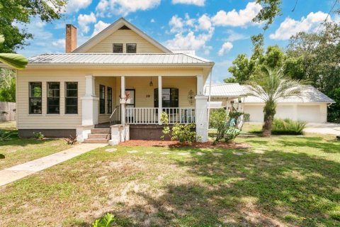 House in Avon Park, Florida 4 bedrooms, 242.2 sq.m. № 1854584 - photo 1