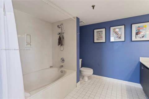 Condominio en venta en Fort Lauderdale, Florida, 2 dormitorios, 122.26 m2 № 1758907 - foto 22