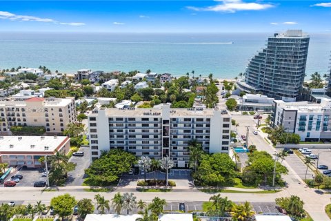Condominio en venta en Fort Lauderdale, Florida, 2 dormitorios, 122.26 m2 № 1758907 - foto 1