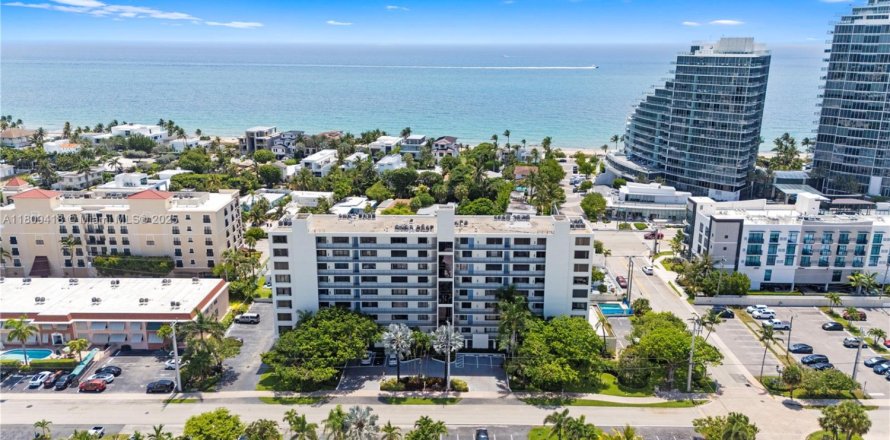 Condominio en Fort Lauderdale, Florida, 2 dormitorios  № 1758907