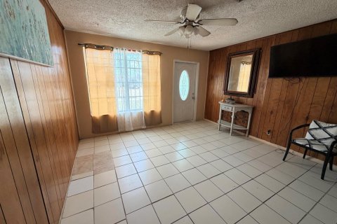 Villa ou maison à louer à West Palm Beach, Floride: 3 chambres, 120.03 m2 № 2192563 - photo 5