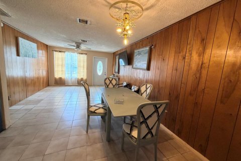 Villa ou maison à louer à West Palm Beach, Floride: 3 chambres, 120.03 m2 № 2192563 - photo 4