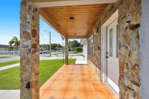 Villa ou maison à vendre à Homestead, Floride: 3 chambres, 144.93 m2 № 1839279 - photo 4
