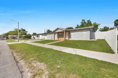 Villa ou maison à vendre à Homestead, Floride: 3 chambres, 144.93 m2 № 1839279 - photo 3