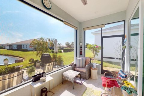 House in Port Charlotte, Florida 2 bedrooms, 154.22 sq.m. № 2321079 - photo 12