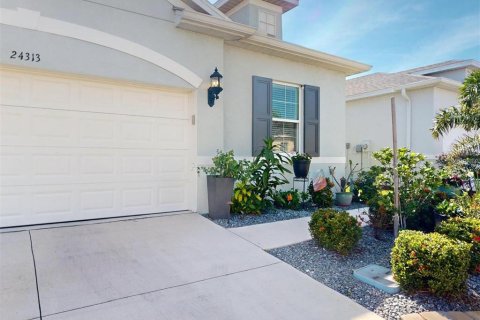 House in Port Charlotte, Florida 2 bedrooms, 154.22 sq.m. № 2321079 - photo 3