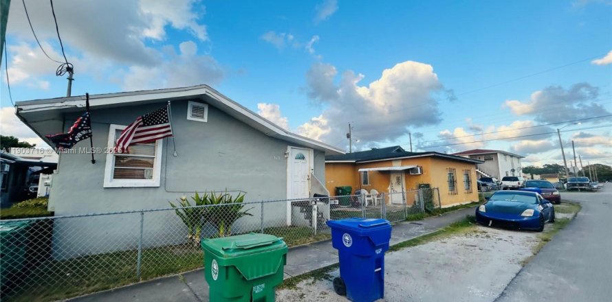 Propiedad comercial en Miami, Florida 171.59 m2 № 1954772