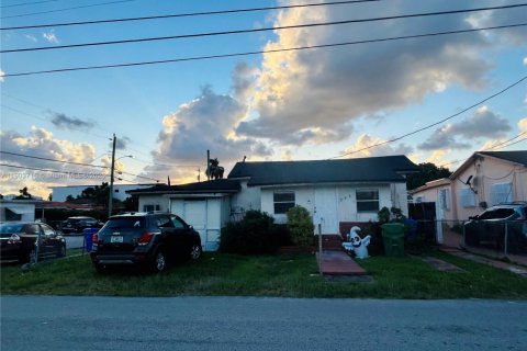 Propiedad comercial en venta en Miami, Florida, 171.59 m2 № 1954772 - foto 3