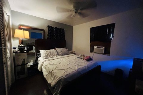 Propiedad comercial en venta en Miami, Florida, 171.59 m2 № 1954772 - foto 11