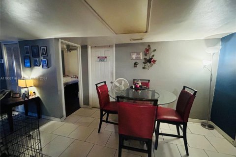 Propiedad comercial en venta en Miami, Florida, 171.59 m2 № 1954772 - foto 5