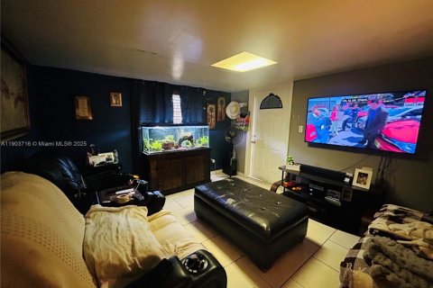 Propiedad comercial en venta en Miami, Florida, 171.59 m2 № 1954772 - foto 4