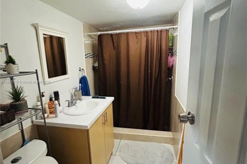 Propiedad comercial en venta en Miami, Florida, 171.59 m2 № 1954772 - foto 14