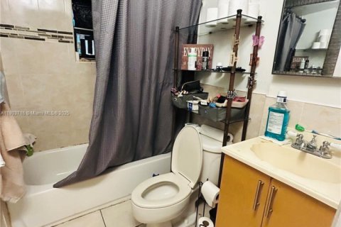 Propiedad comercial en venta en Miami, Florida, 171.59 m2 № 1954772 - foto 8