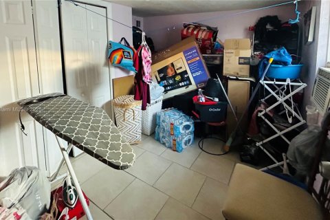 Propiedad comercial en venta en Miami, Florida, 171.59 m2 № 1954772 - foto 12