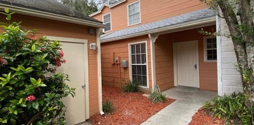 Townhouse in Tampa, Florida 3 bedrooms, 115.57 sq.m. № 2385941