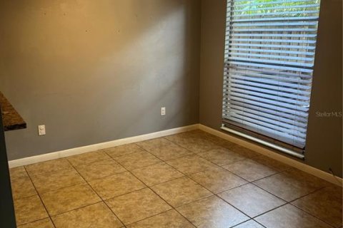 Townhouse in Tampa, Florida 3 bedrooms, 115.57 sq.m. № 2385941 - photo 2