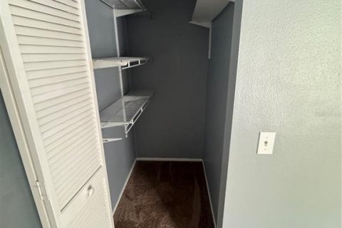Townhouse in Tampa, Florida 3 bedrooms, 115.57 sq.m. № 2385941 - photo 14