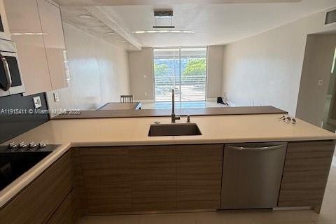Condominio en venta en North Miami Beach, Florida, 2 dormitorios, 100.8 m2 № 1971869 - foto 7