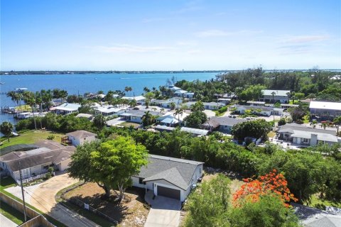 Villa ou maison à vendre à Palmetto, Floride: 3 chambres, 142.14 m2 № 2233834 - photo 2