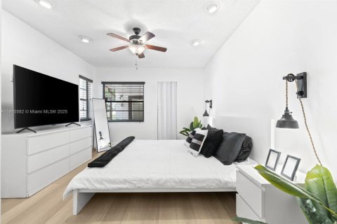 Condo in Tamarac, Florida, 2 bedrooms  № 1966671 - photo 20