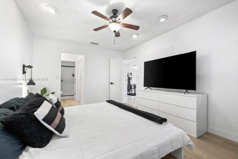 Condo in Tamarac, Florida, 2 bedrooms  № 1966671 - photo 19